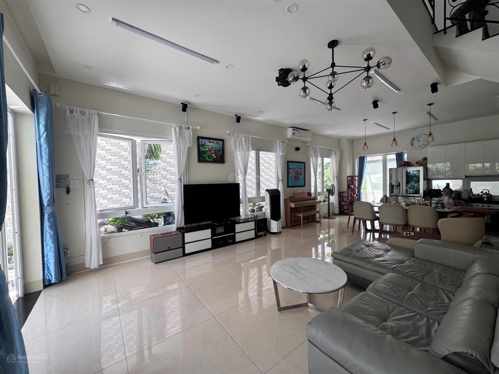 Cho thuê biệt thự melosa garden khang điền, phú hữu, q9. full nội thất 25 triệu bao phí quản lý