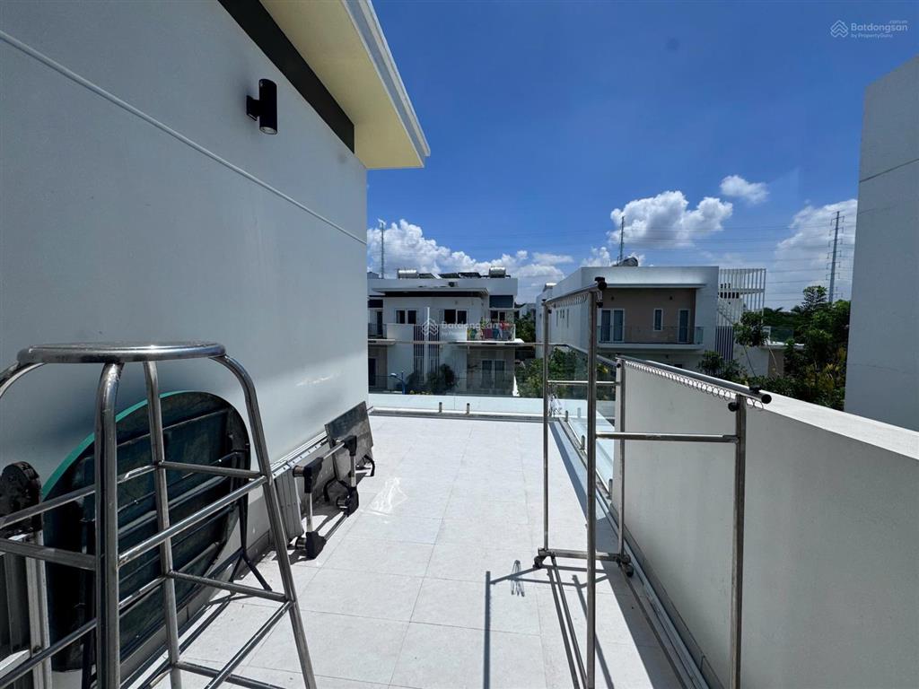 Cho thuê biệt thự melosa garden khang điền, phú hữu, q9. full nội thất 25 triệu bao phí quản lý