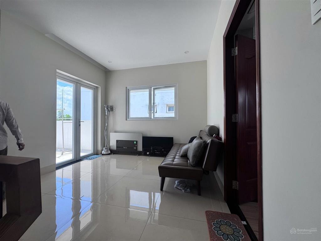 Cho thuê biệt thự melosa garden khang điền, phú hữu, q9. full nội thất 25 triệu bao phí quản lý