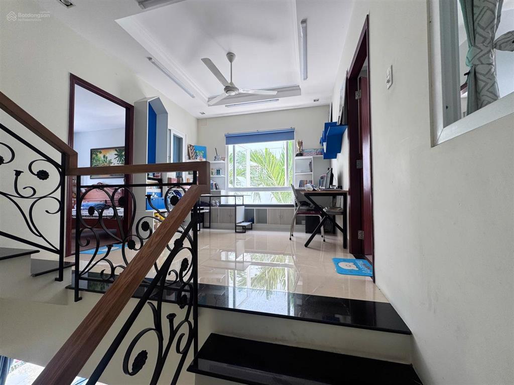 Cho thuê biệt thự melosa garden khang điền, phú hữu, q9. full nội thất 25 triệu bao phí quản lý