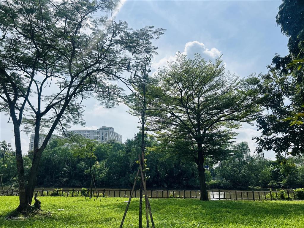 Bán căn góc 2 mặt tiền khu dân cư cao cấp garland liền kề kdc khang điền. khu ven sông mát mẻ