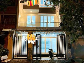 Cho thuê nhà 3 tầng ngang 7m dài 20m. mặt tiền kinh doanh đường rộng 30m khu dân cư liên phường