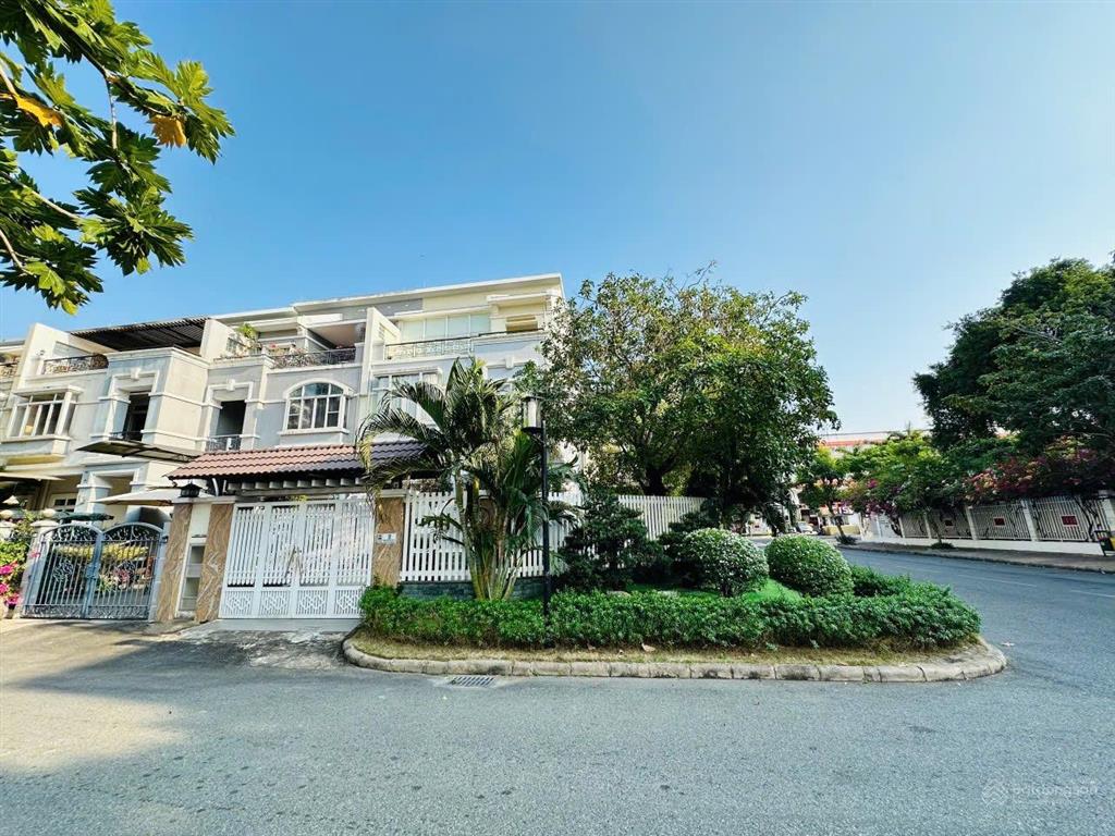 Bán biệt thự căn góc khu mỹ thái 3 phú mỹ hưng q7