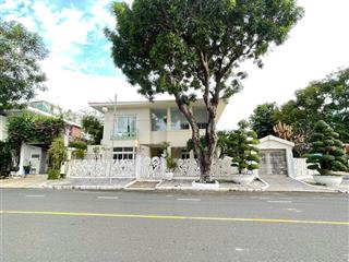 Bán biệt thự căn góc 2 mt đường nguyễn cao , phú mỹ hưng , p tân phong quận 7