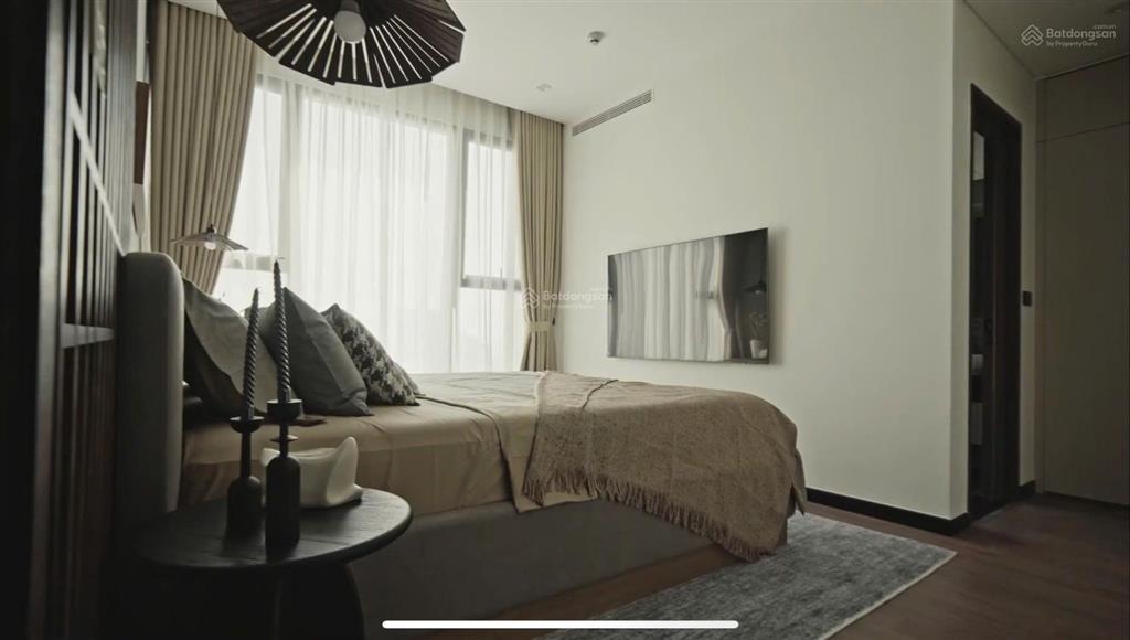 Cho thuê căn 2pn đủ đồ tại dự án cc heritage west lake hồ tây.  0818 111 ***