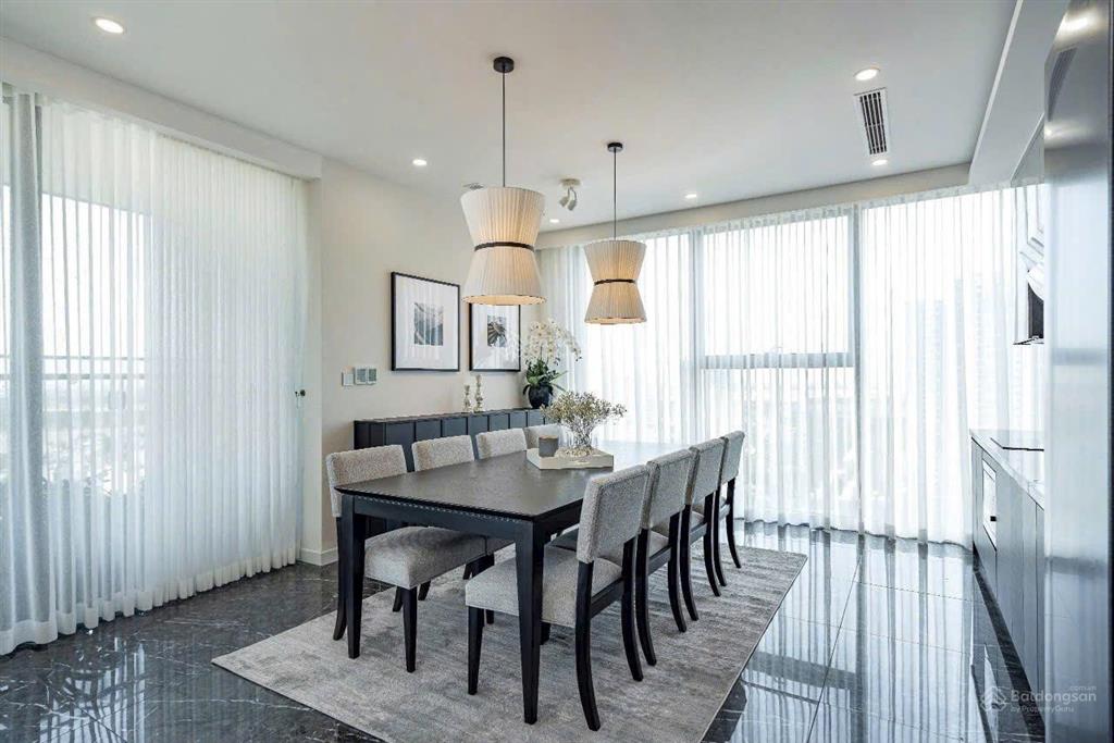Cần cho thuê gấp căn hộ 3pn đầy đủ đồ view hồ tại dự án d’. le roi soleil xuân diệu  0818 111 ***