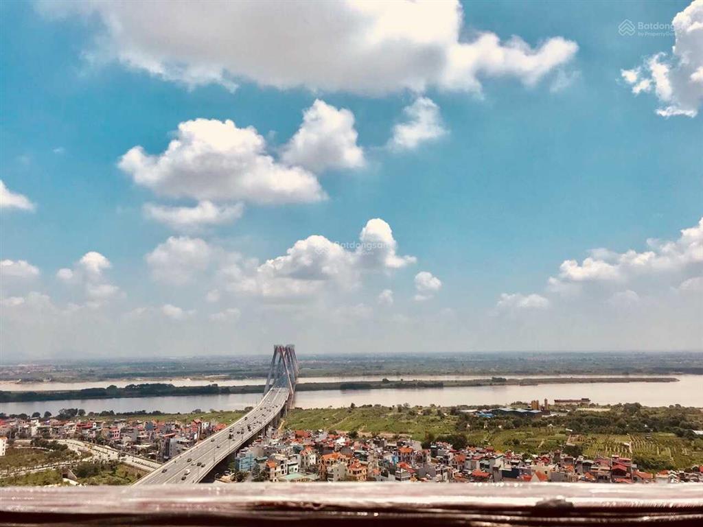 Chính chủ cho thuê gấp căn hộ thông tầng tại cc cao cấp pentstudio view hồ giá tốt.  0818 111 ***