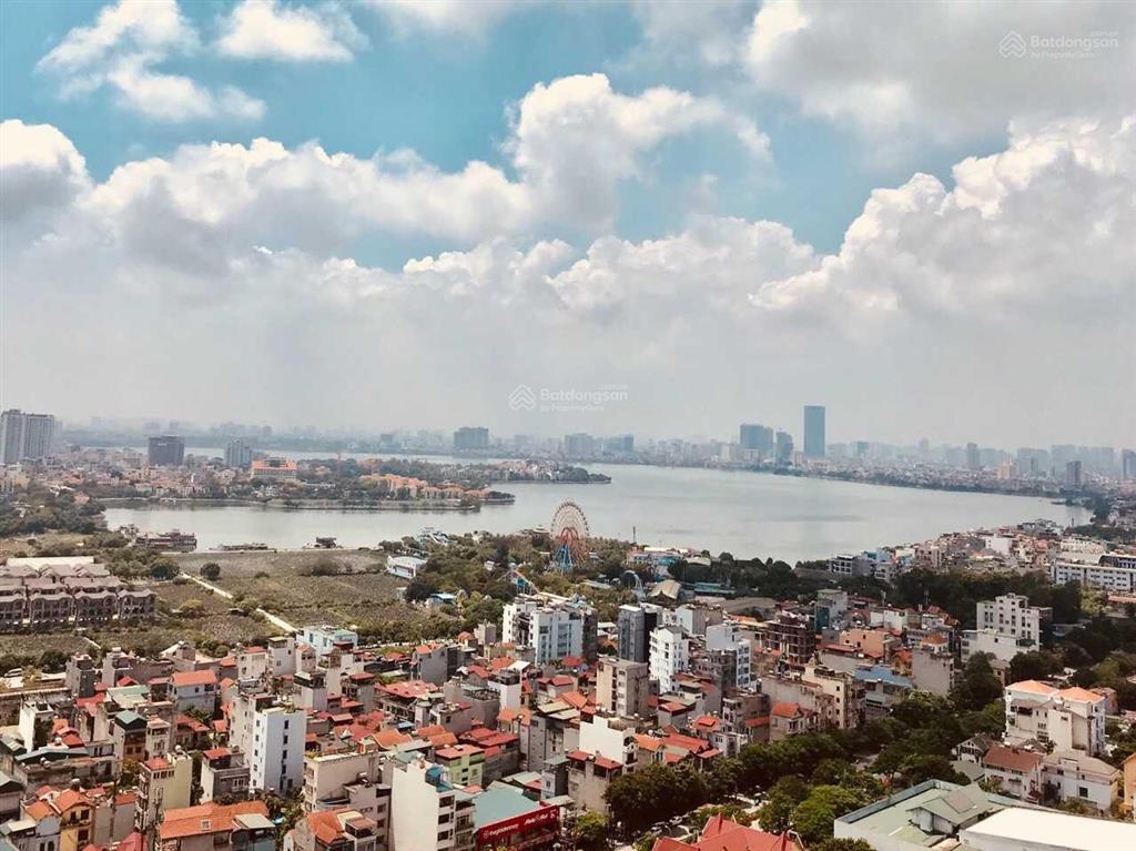Chính chủ cho thuê gấp căn hộ thông tầng tại cc cao cấp pentstudio view hồ giá tốt.  0818 111 ***