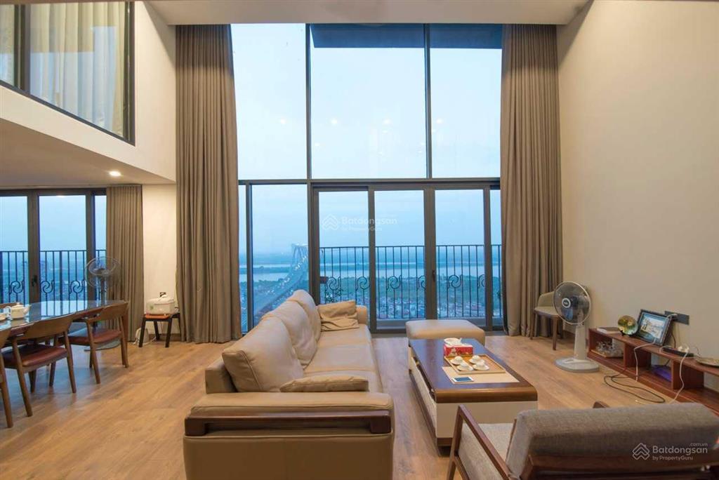 Chính chủ cho thuê gấp căn hộ thông tầng tại cc cao cấp pentstudio view hồ giá tốt.  0818 111 ***