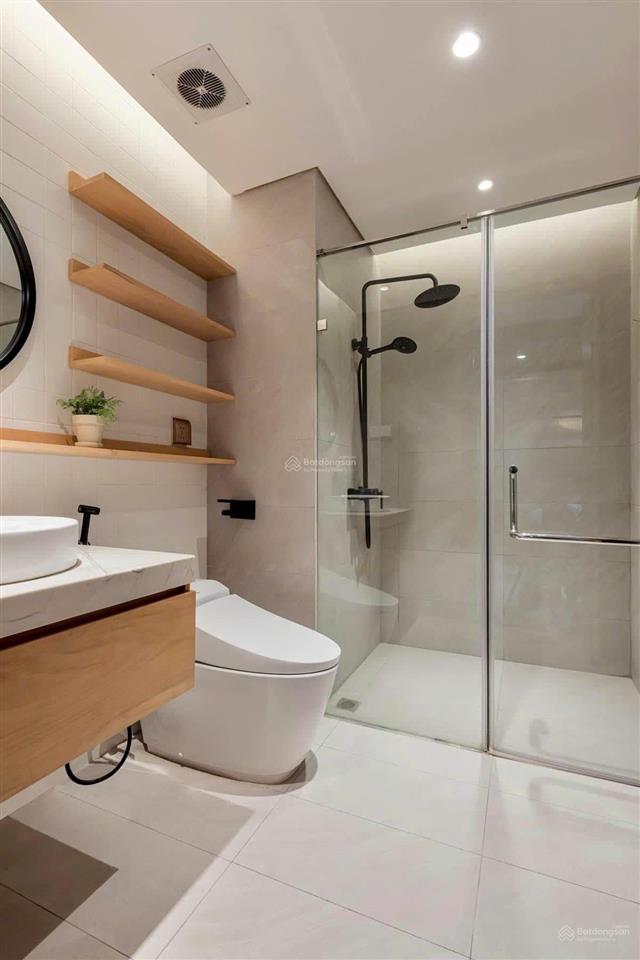 Cho thuê căn 2pn, đủ đồ view hồ tại cc 6th element, tây hồ.  0818 111 ***