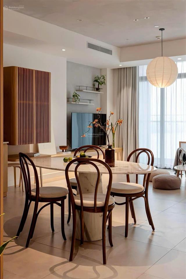 Cho thuê căn 2pn, đủ đồ view hồ tại cc 6th element, tây hồ.  0818 111 ***