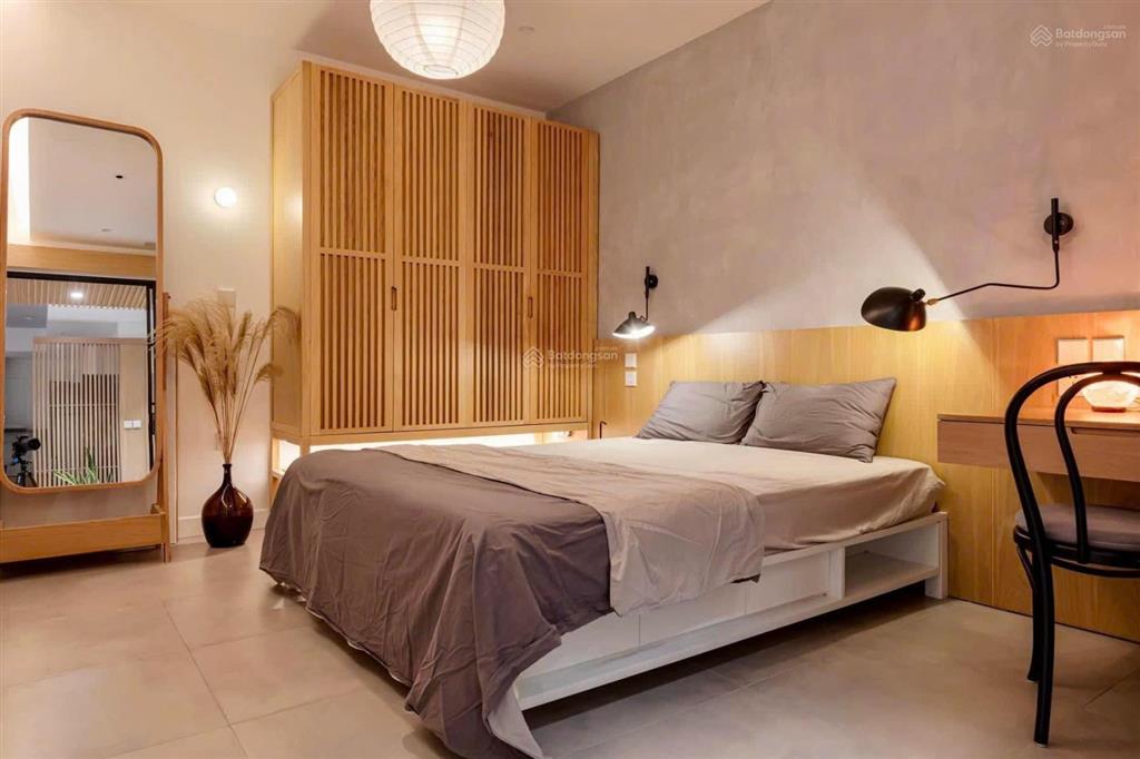 Cho thuê căn 2pn, đủ đồ view hồ tại cc 6th element, tây hồ.  0818 111 ***