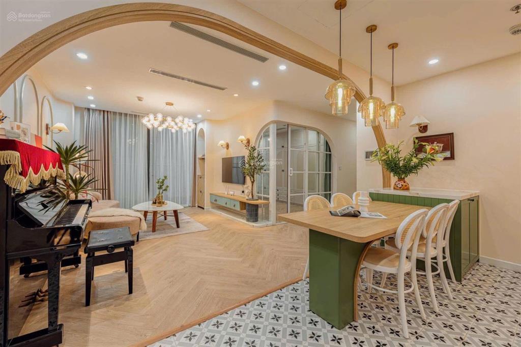 Cho thuê quỹ căn 3pn đủ đồ view sông hồng đẹp tại dự án sunshine city, đông ngạc  0818 111 ***