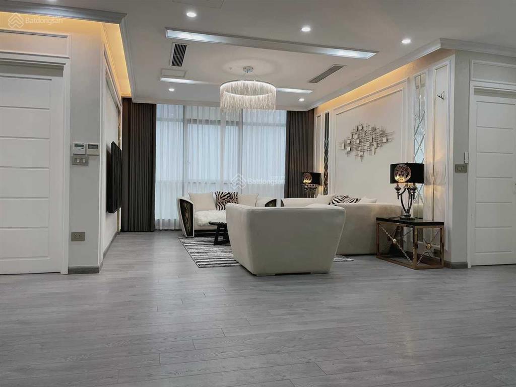Chính chủ cho thuê căn hộ 2pn full đồ đẹp giá 20tr tại cc metropolis liễu giai  0818 111 ***