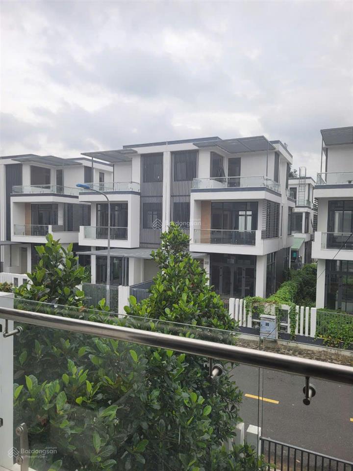 Cho thuê căn hộ tại khu biệt thự đông tăng long. phòng mới sạch sẽ, thoáng mát và view đẹp 2.8tr