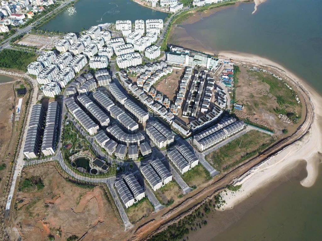 Mua là nhận nhà ngay từ cđt, em có căn ngoại giao 3 mặt tiền,đường 21,5m, giá tốt nhất thị trường