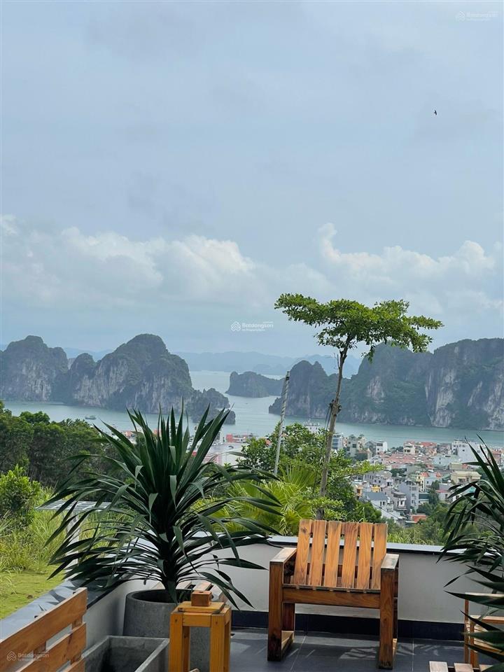 Bán gấp căn biệt thự flc hạ long full nội thất 300m2 có bể bơi view trực diện vịnh.  0973 272 ***