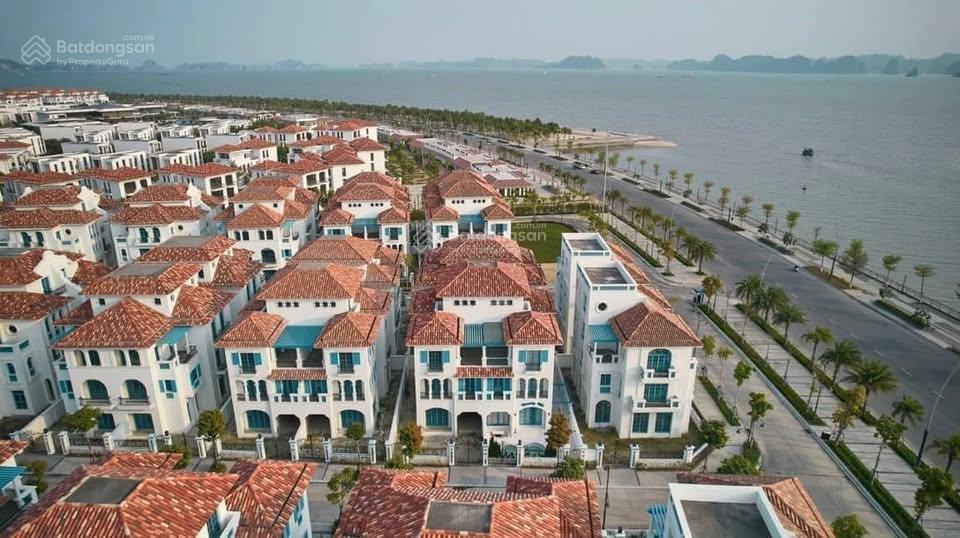 Cắt lỗ dưới 10 tỷ. biệt thự biển feria bãi cháy hạ long