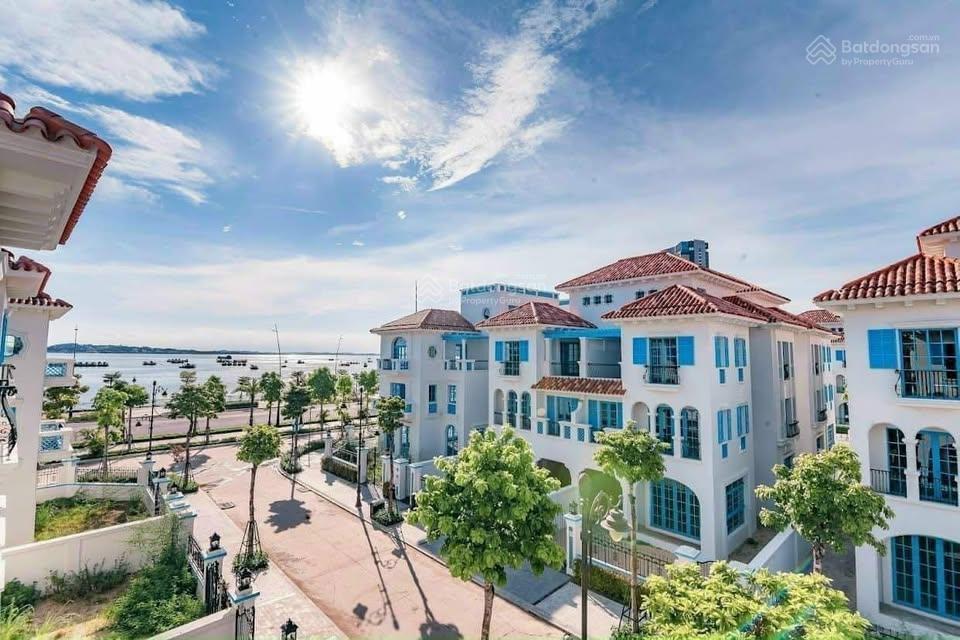 Bán gấp bt vip 400m2 giá 34 tỷ sun premier bãi cháy hạ long cam kết nhận lãi 9%/năm. sổ lâu dài