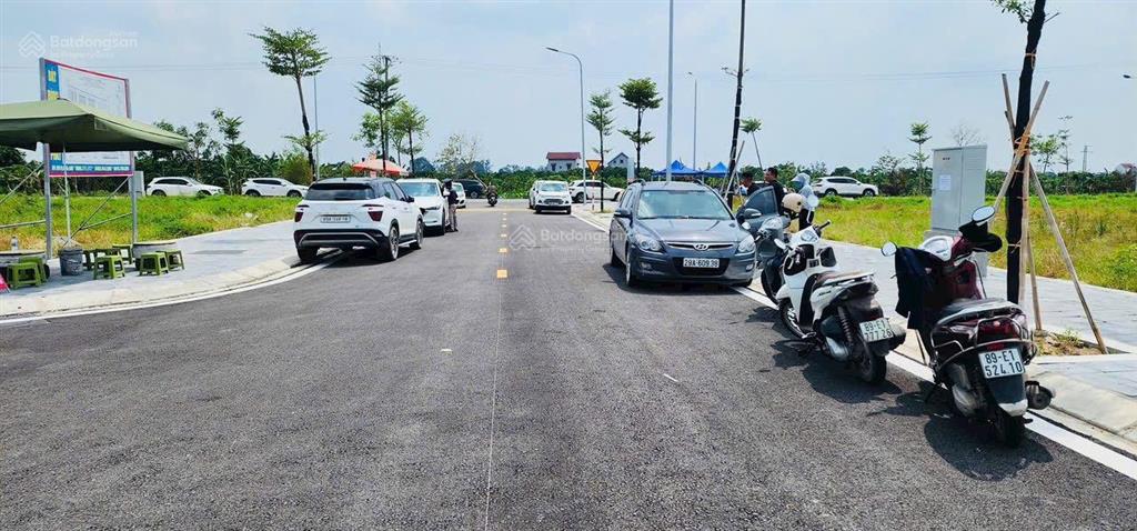 Chính chủ gửi lô đấu giá tân dân, đường 15.5m, vỉa hè 4m, kinh doanh, 110m giá 3x tr/m2.0967 635 ***