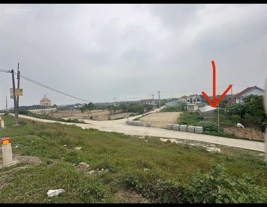Đấu giá trung châu, đông kết, giáp đường di sản, dự án trump, 180m2 mt 10.9m. 26.5tr/m2, 0967 635 ***