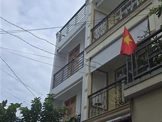 Chủ cần bán nhà hẻm xe hơi quay đầu. nhà 3 tầng full nội thất. nhà đẹp dọn vào ở ngay. nhỉnh 6 tỷ
