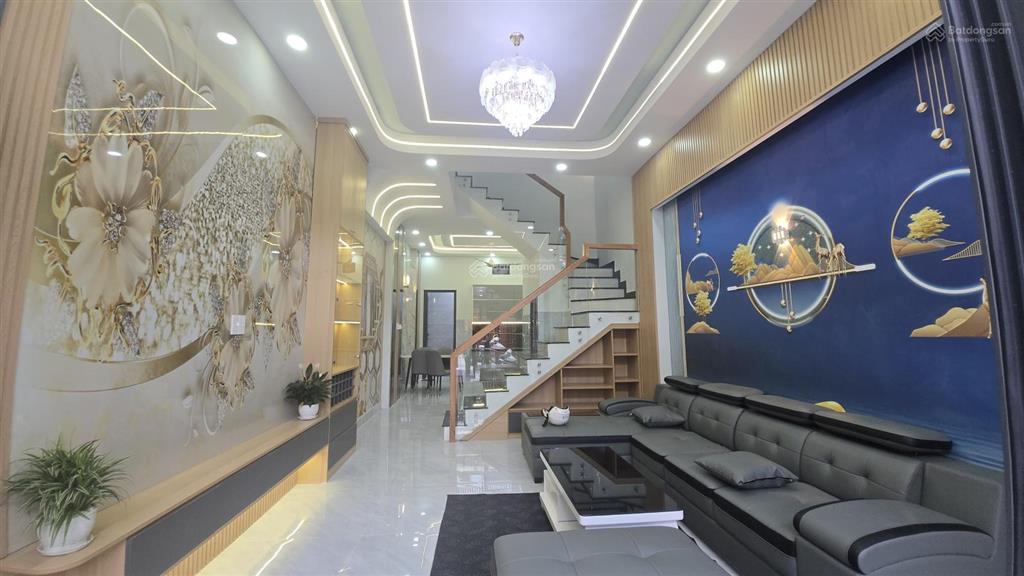 Bán nhà mới 100%, 3 tầng 4pn, hẻm xe hơi quay đầu, full nội thất. chỉ hơn 6tỷ