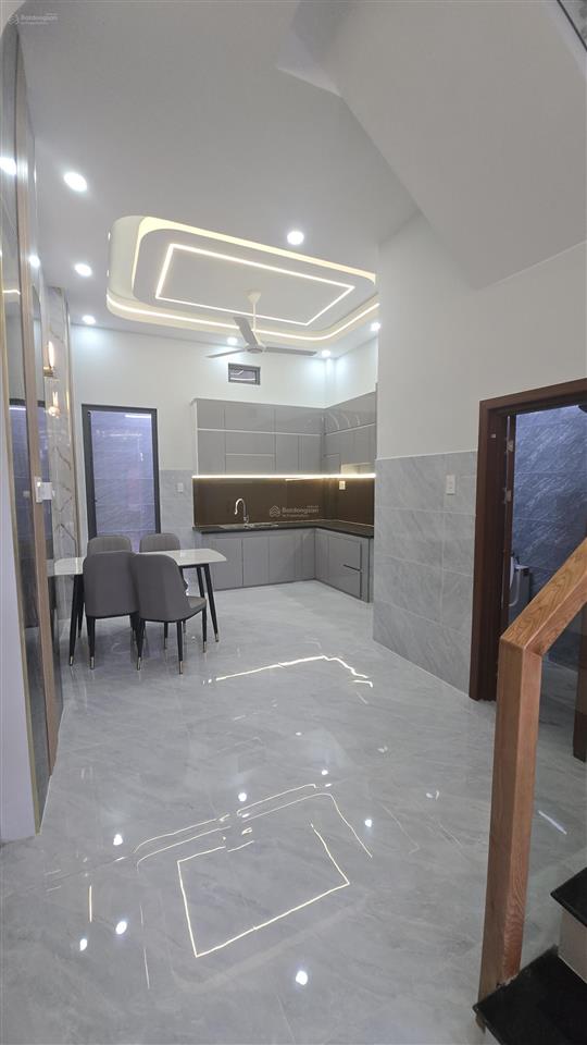 Bán nhà mới 100%, 3 tầng 4pn, hẻm xe hơi quay đầu, full nội thất. chỉ hơn 6tỷ