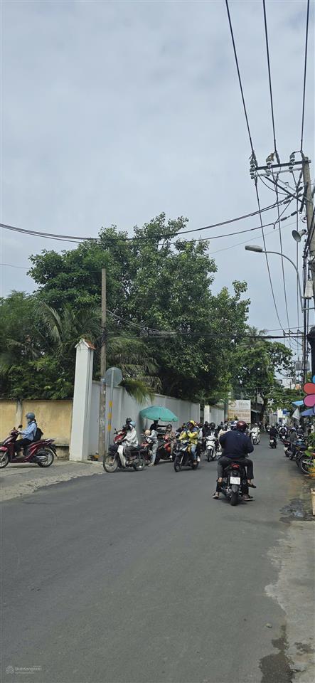 160 tr/m2 nhà 2 mặt tiền khu trần não, 8x25m, 4 tầng. hđt 45 tr/th. ctxd hầm, 6 tầng