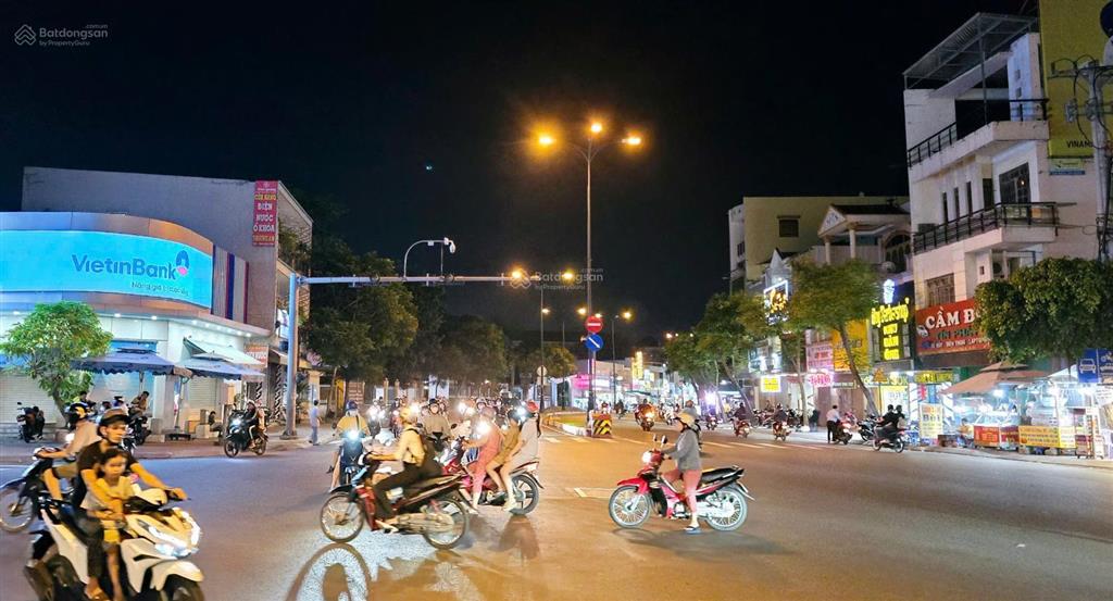 137 tr/m2 lô đất mặt tiền lê văn việt gần vincom. 6x25m, nh 12m. ctxd hầm, 7 tầng, 1200m2 sàn