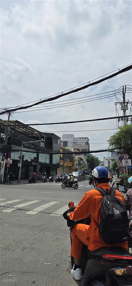 250 tr/m2 lô đất mặt tiền ung văn khiêm ngay d2 8x38m, 300m2 full thổ, ctxd hầm, 7 tầng