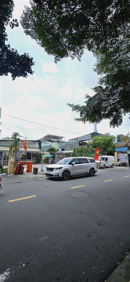 32 tỷ bán nhà ngay góc xuân thủy nguyễn văn hưởng 5.2x17m, ctxd 7 tầng