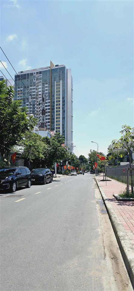 ~130 tr/m2 lô góc 30x20m đường rộng 16m gần trạm ga rạch chiếc. phù hợp xây vp, chdv hoặc phân lô