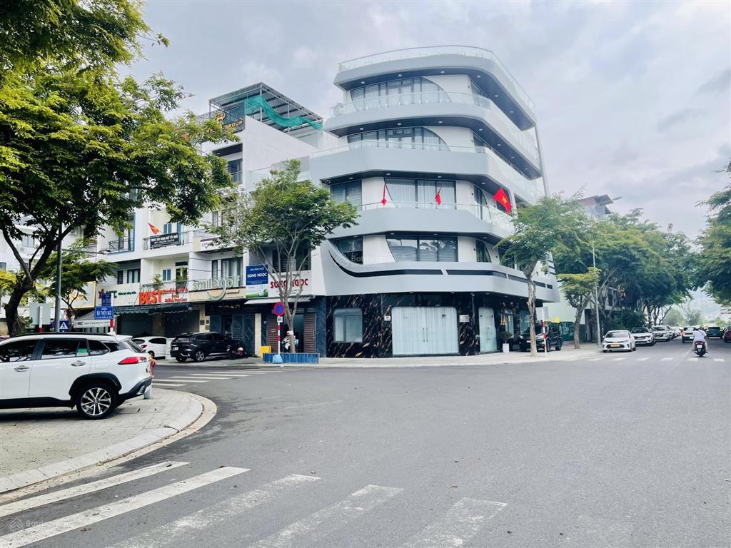 Bán nhà 4 tầng sổ hồng đường rộng 20m có nguồn thu nhập tại kđt vcn phước hải nha trang