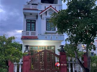 Mặt tiền trường sa đối diện resort sandy beach, có sẵn nhà 3 tầng