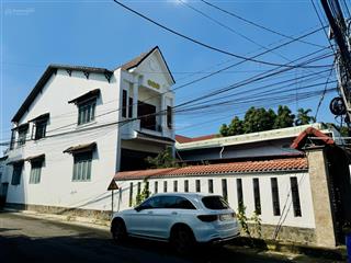 Bán nhà lô góc 2 mặt tiền gần trường đại học thủ dầu một bình dương