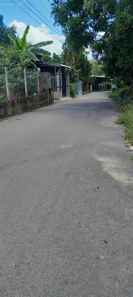 Đất ngay ngã tư hoà lợi, phòng công chứng hòa lợi  bình dương. giá 2 tỷ 250. tổng 380m2