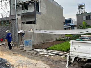 Đất hòa lợi sát trường quốc tế miền đông, 1km trung tâm thành phố mới. dt 100m..tc 60m.giá 1 tỷ 450