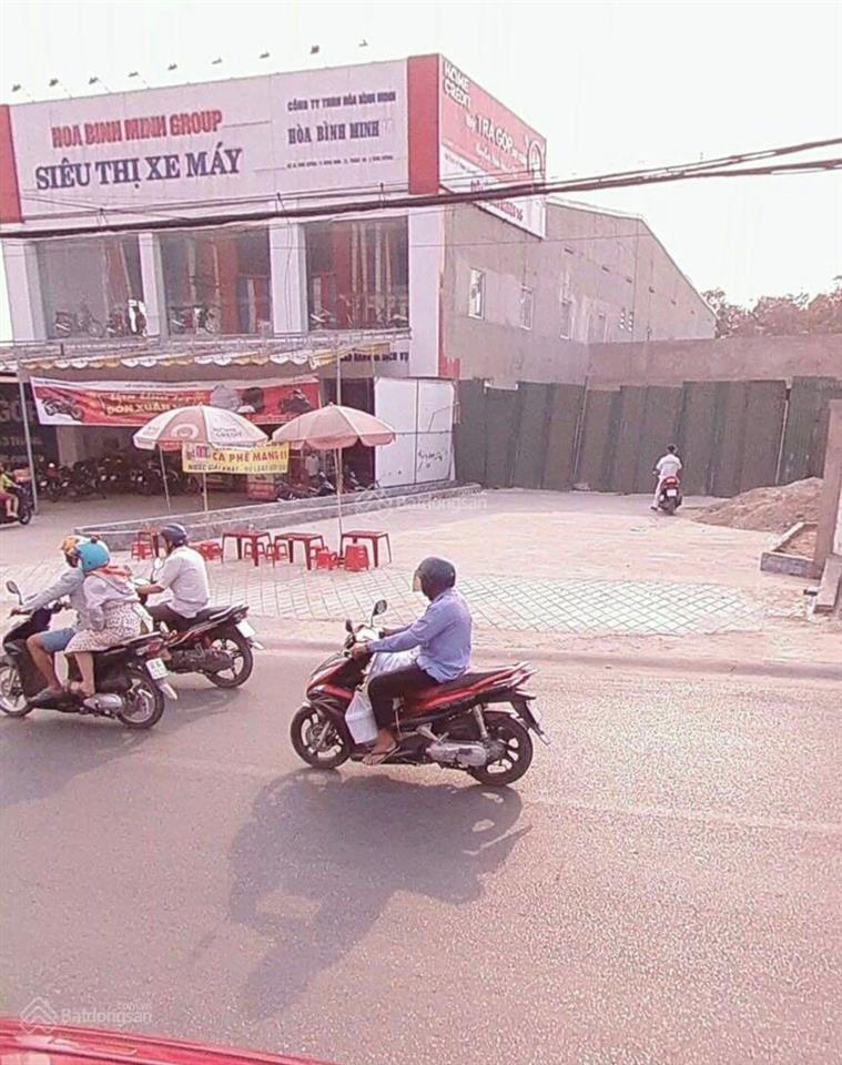 Mặt tiền quốc lộ 13, vị trí vip nhất tỉnh bình dương. 0933 292 ***