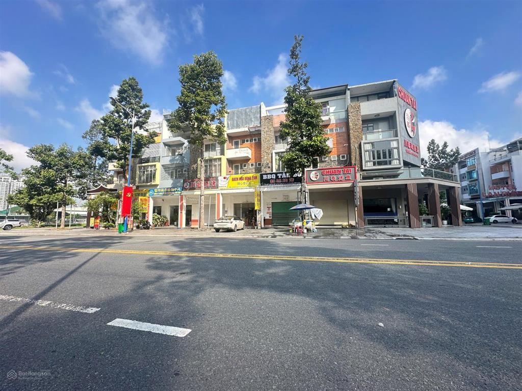 Nhà 2 mặt tiền đường đồng khởi, ngày trung tâm tp mới. giá cực rẻ. 0933 292 ***