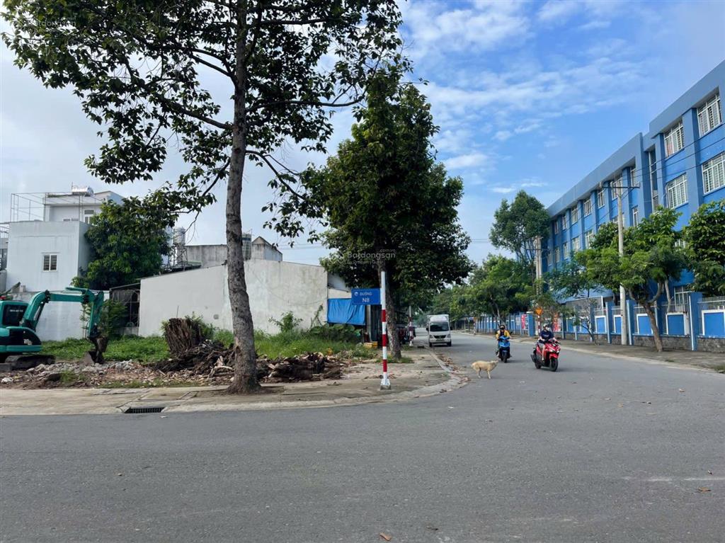 Tái định cư phú tân, lô góc mặt tiền n8  d6, giá cực rẻ. 0933 292 ***