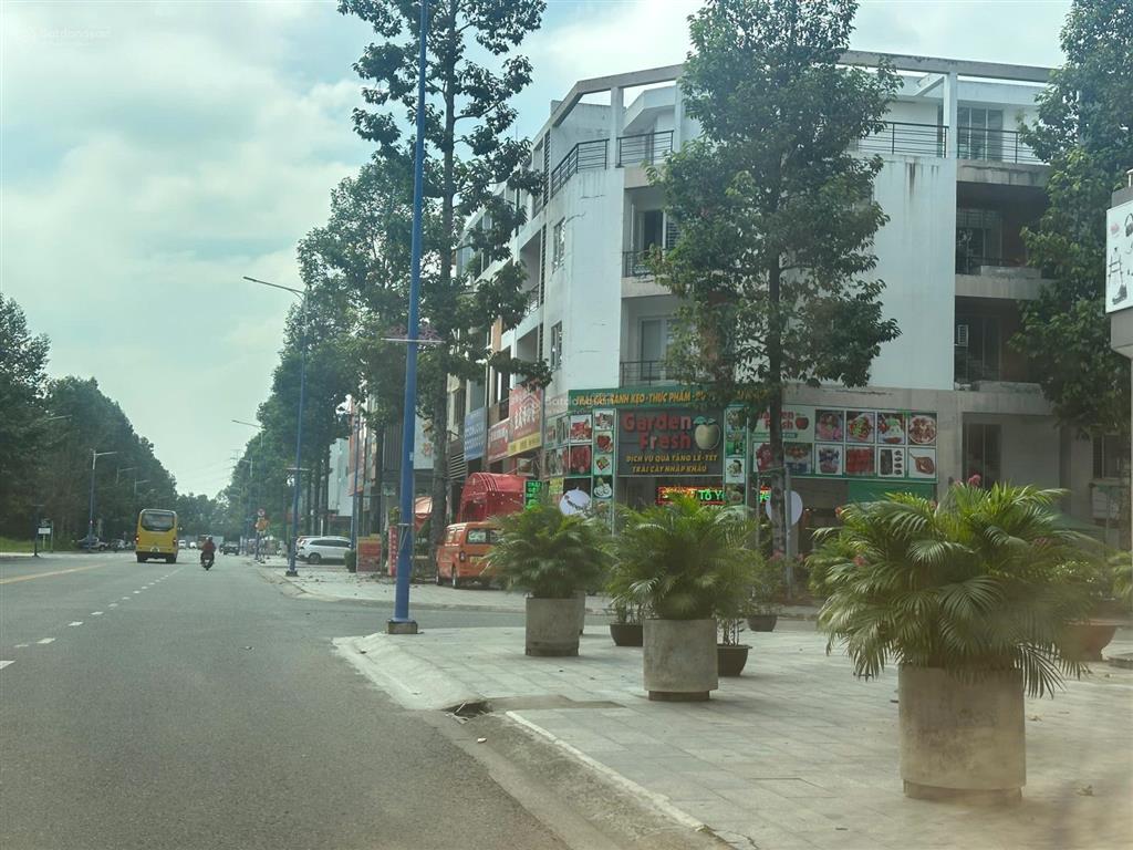 Mặt tiền đồng khởi, căn 3 mặt tiền, vị trí kinh doanh, giá cực rẻ. 0933 292 ***