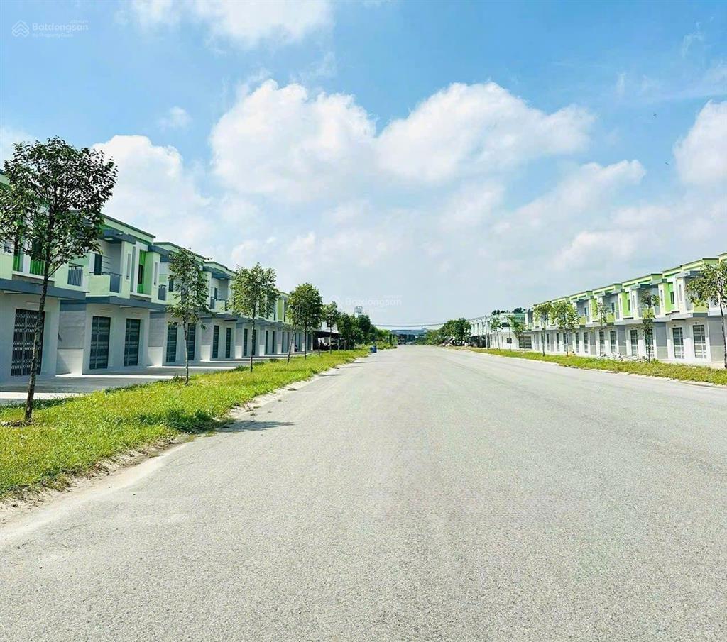 Cần bán nhà phố trệt lầu đối diện chung cư tại becamex bàu bàng