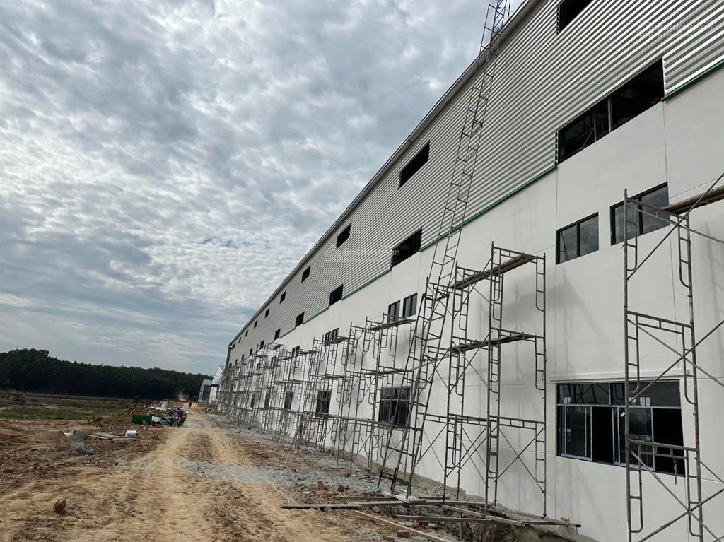 Cần bán 14 ha ( 140.000m ) đất quy hoạch skc tại tân uyên. thành phố hồ chí minh. 0903 719 ***