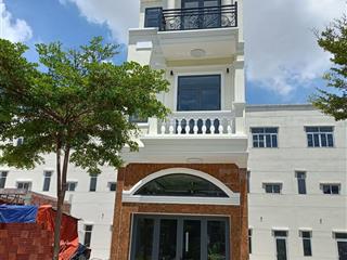 Bán nhà ngay gần ga metro mà chỉ 5 tỷ/căn 3 lầu quá chị là hot