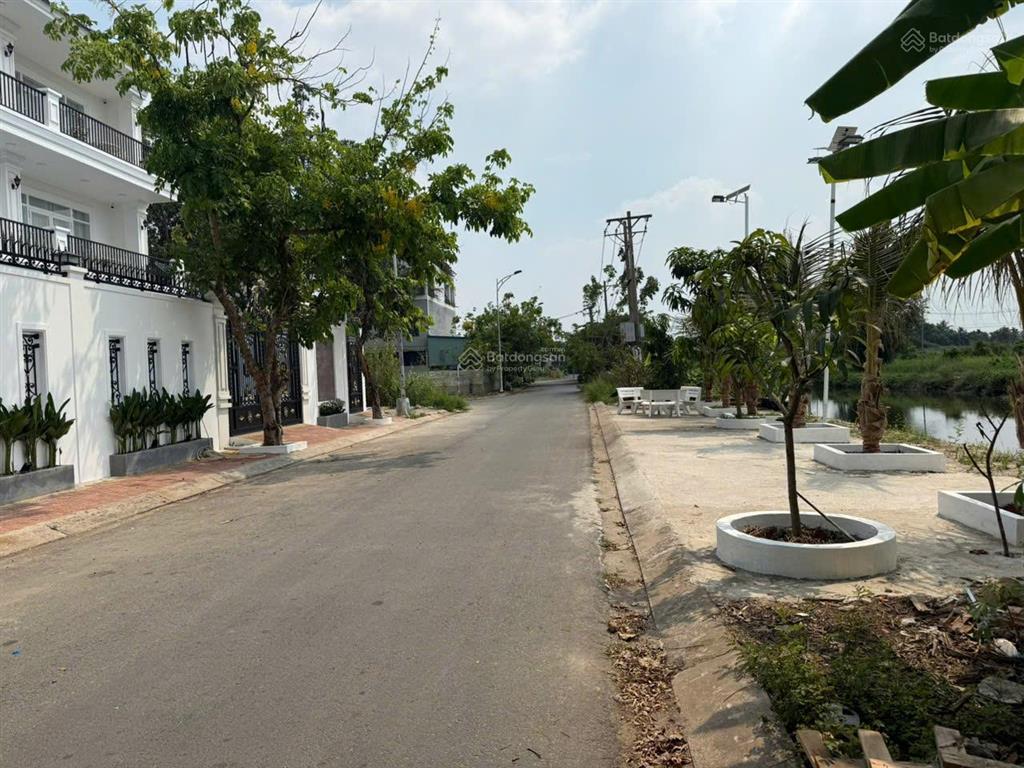 Đất nền biệt thự 245m2 (10x24.5m) đối diện sông, mặt tiền kinh doanh full thổ cư, đường nhựa 12m