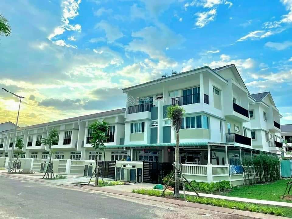 Chính chủ cần bán căn 6m giai đoạn 3 phân khu vườn thiên đàng 2 ecolakes bến cát bình dương