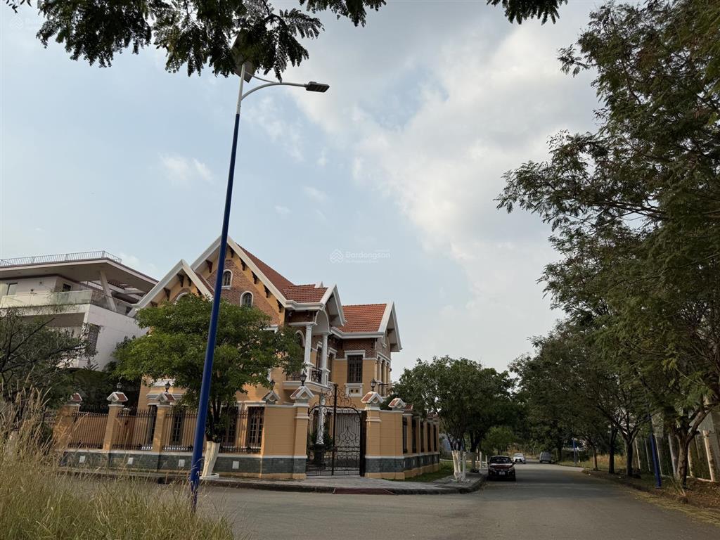 Đất nền chính chủ nhà phố, lô góc, biệt thự khu bình nguyên, diện tích 100m2