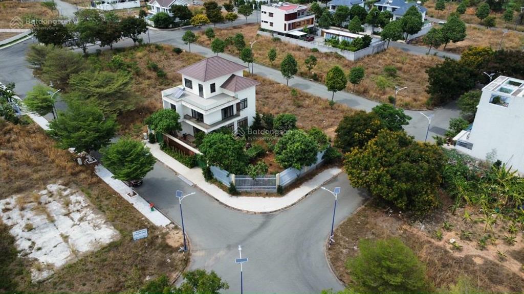 Siêu vip lô biệt thự góc siêu đẹp khu đtm bình nguyên 317.5m2
