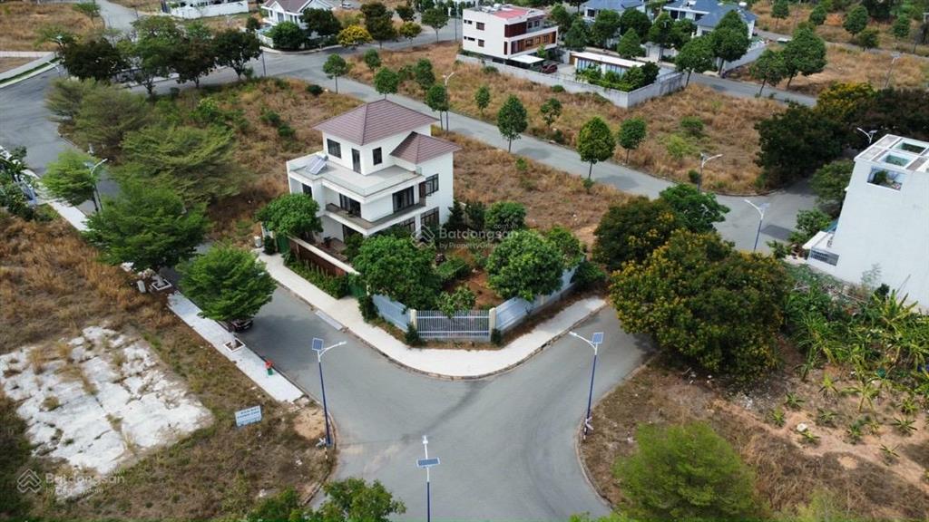 Chủ cần ra gấp 3 lô trục chính tây tứ trạch đường d1, d2, d7 khu đô thị bình nguyên, sổ sẵn